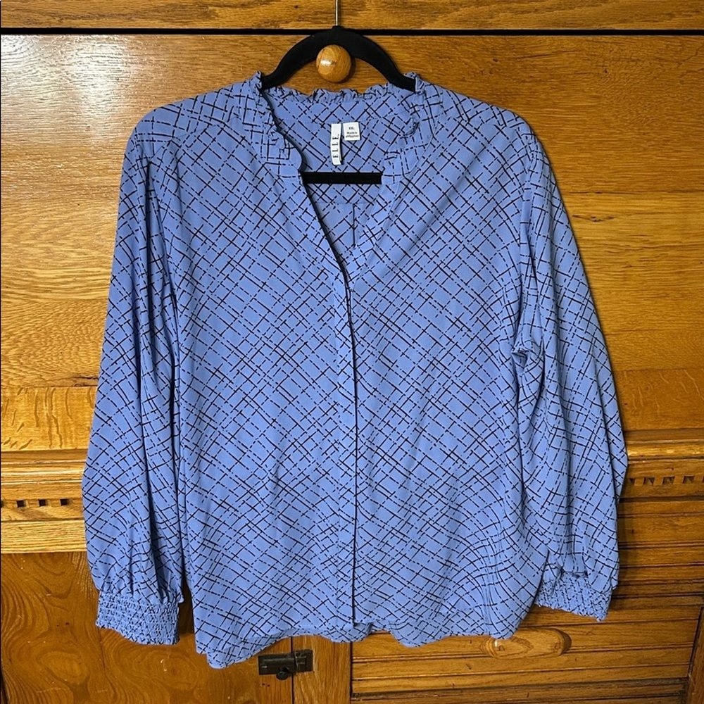 Elle XXL Blue Geometric Grid Print Blouse Ruffle V-Neck Smocked Cuff Long Sleeve